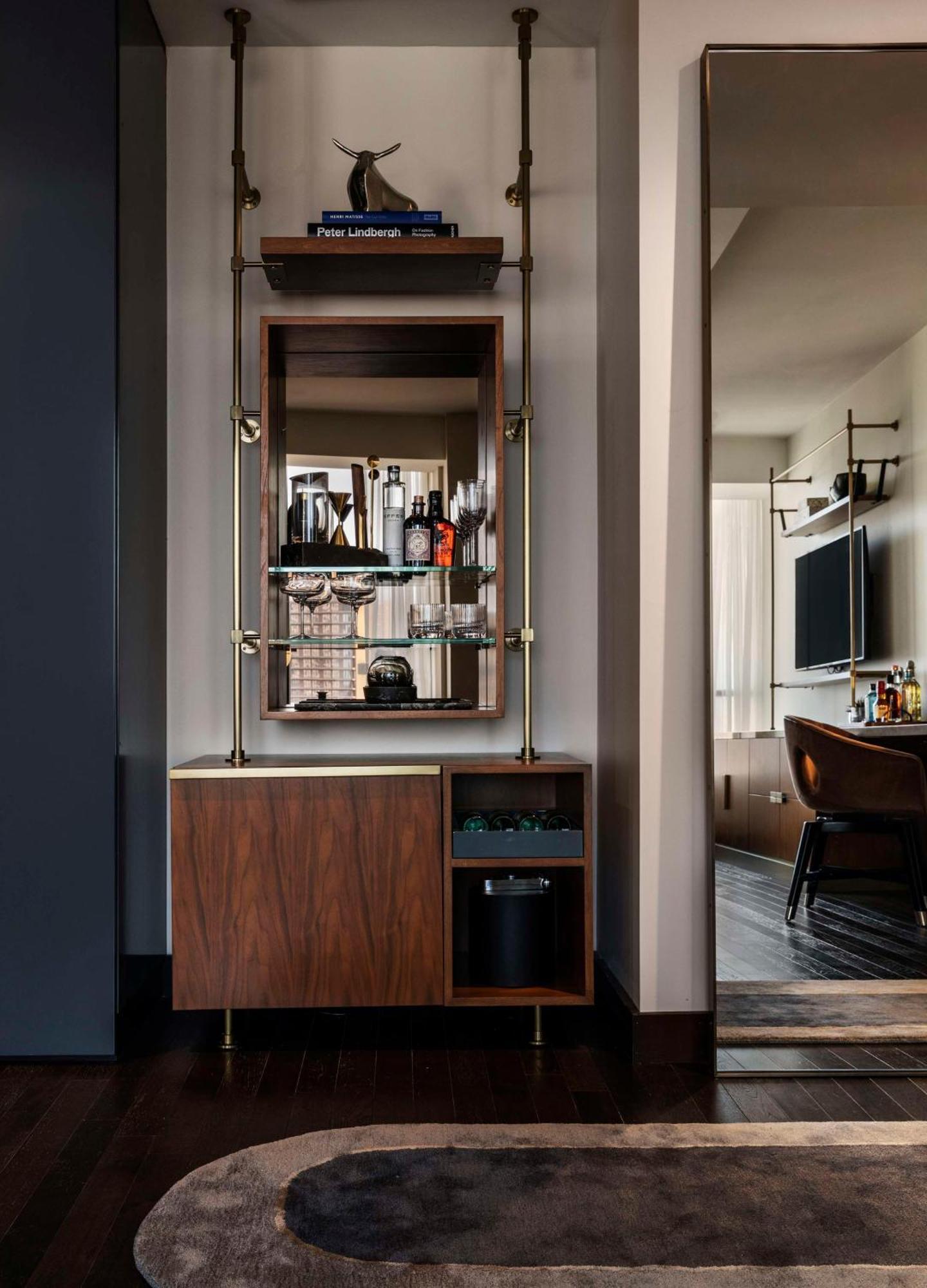 Corner Suite